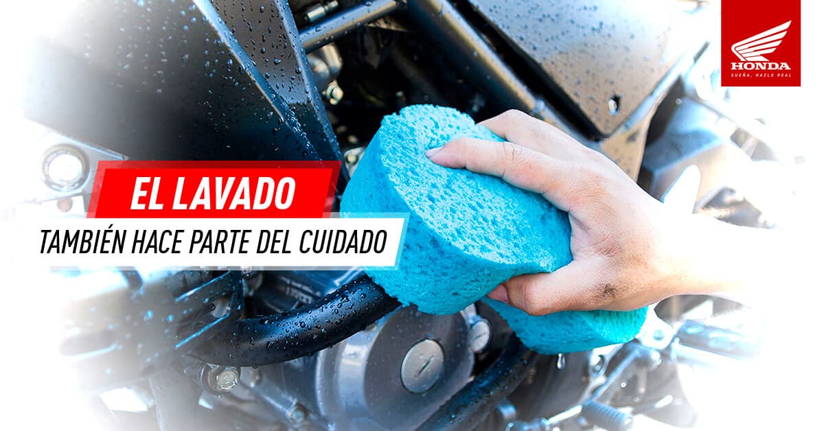 Sencillos pasos para lavar tu moto mientras estás en casa