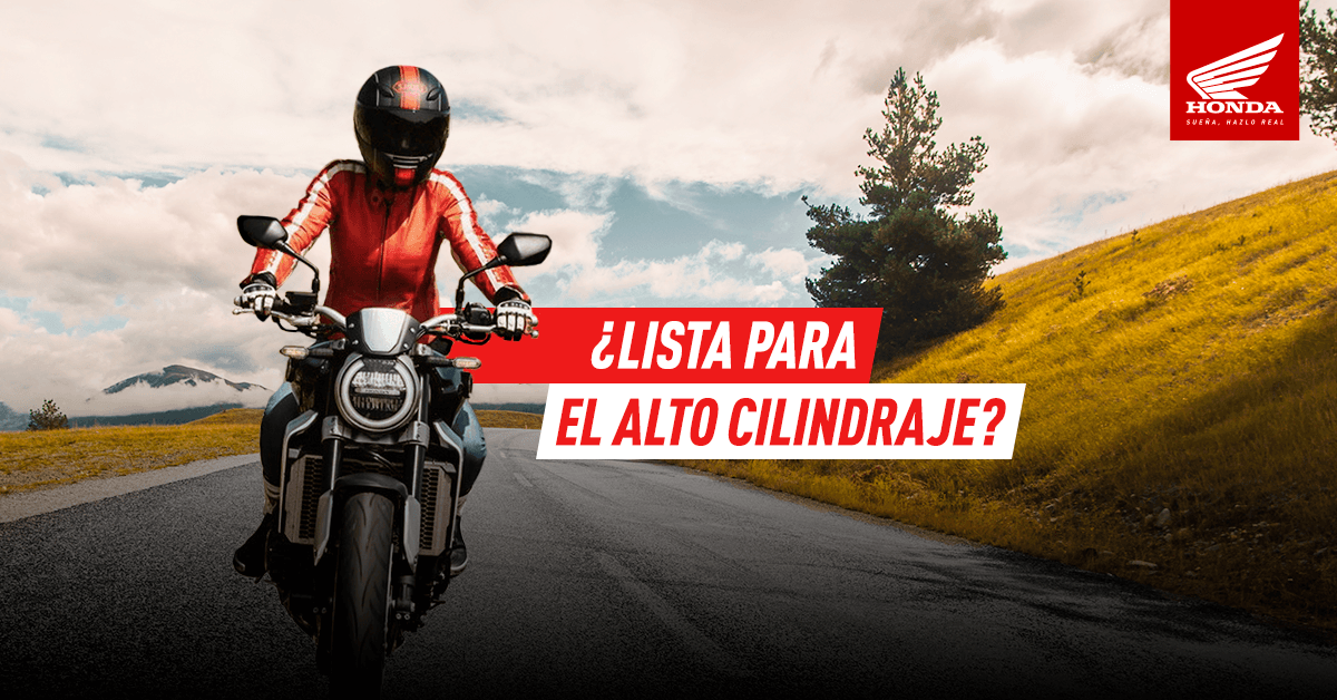 Motos de alto cilindraje para mujeres que desafían el camino